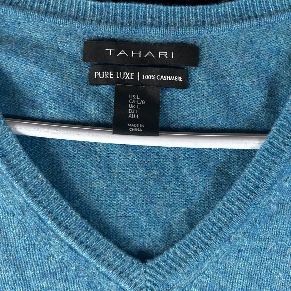 Tahari Pure‎ Luxe 100% Cashmere V-Neck Pullover Sweater Blue Size Large - Picture 2 of 6